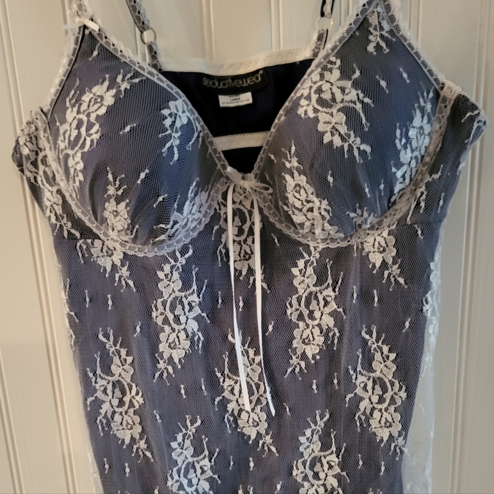 SEDUCTIVEWEAR by Cinema Etoile Sz L Navy Camisole w/lace overlay
